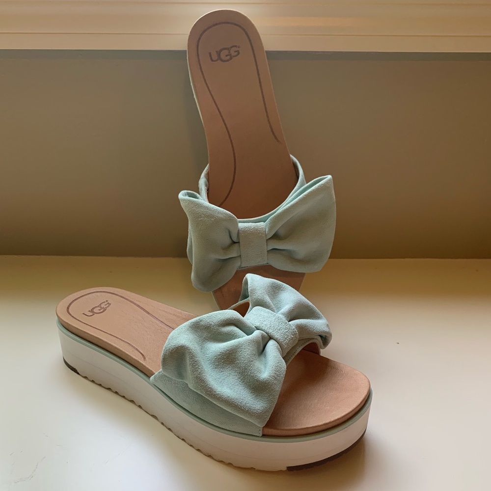 Ugg Joan II Sandals w/Mint Green Bows NWOT